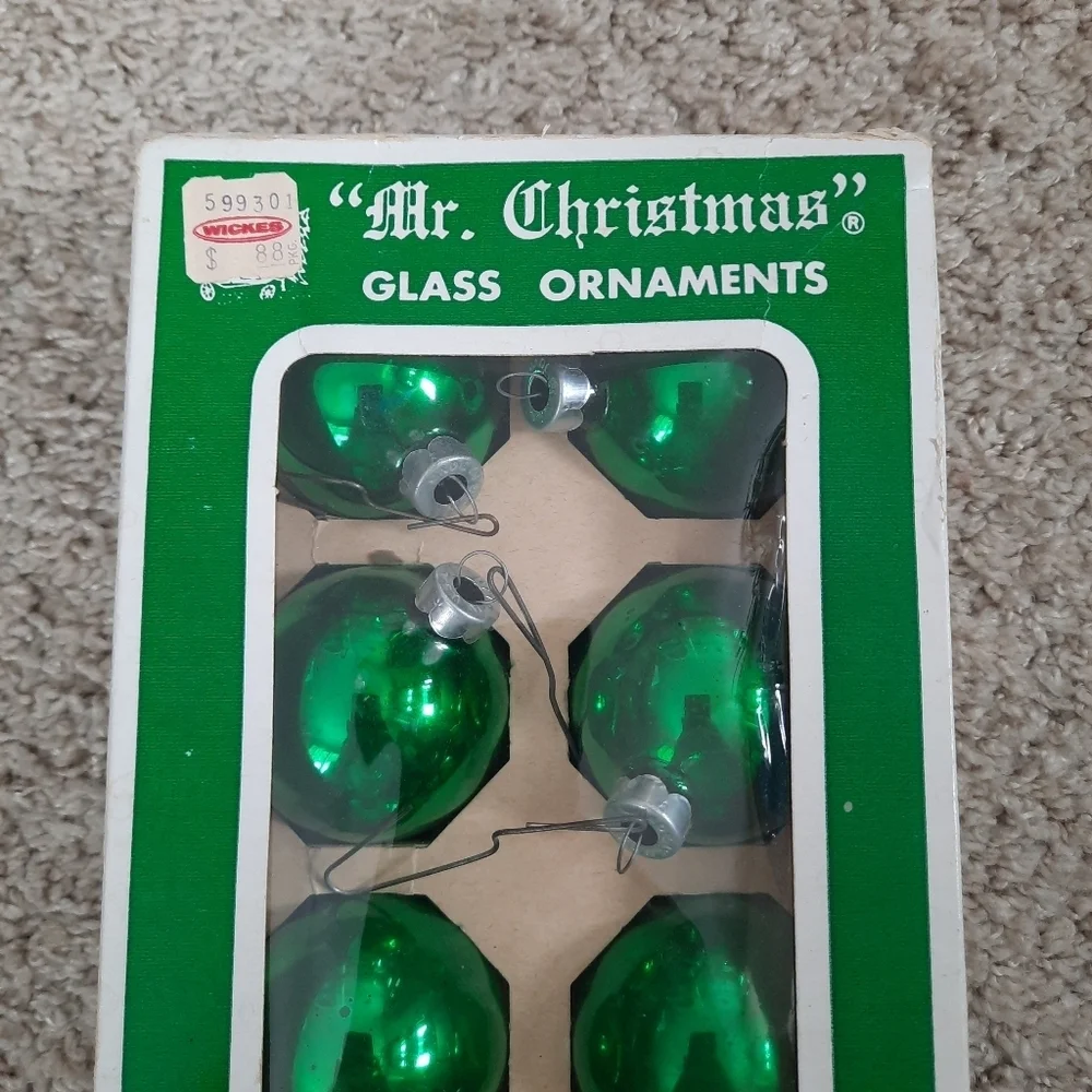 Vintage Mr. Christmas Metallic Green 10 Piece Glass Ornaments Set Medium Bulbs